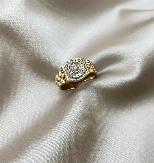Red gold ring with zircon