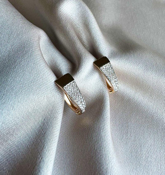 Rose gold earrings with zircon