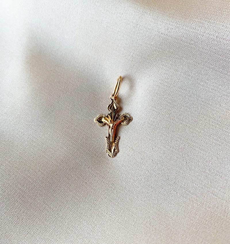 Крестик из розового золота