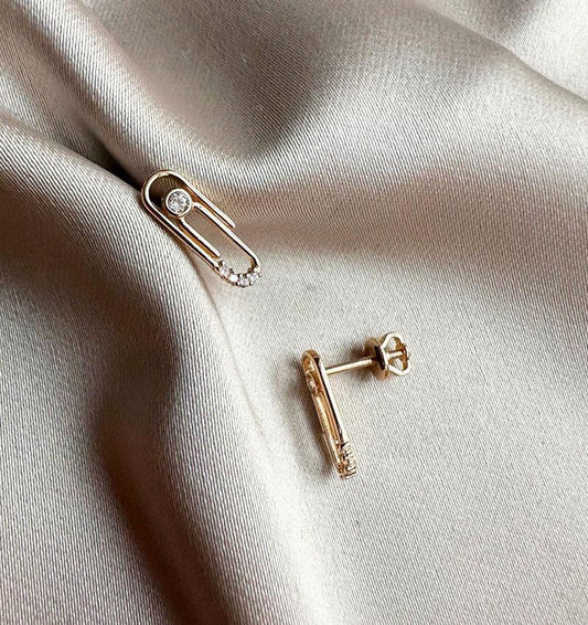 Rose gold earrings with zircon