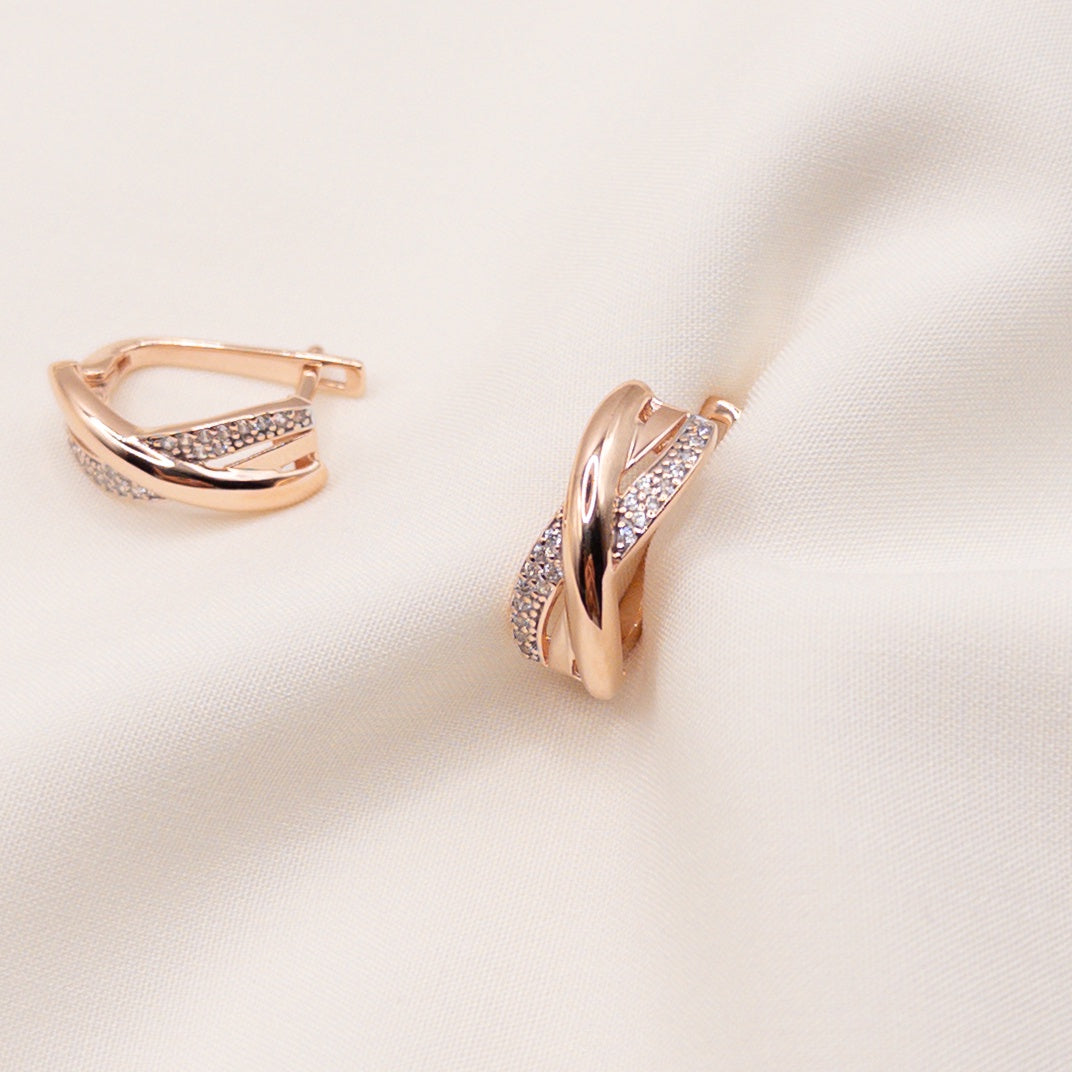 Rose gold earrings with zircon