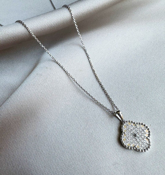 Колье из белого золота с бриллиантом 0.16ct