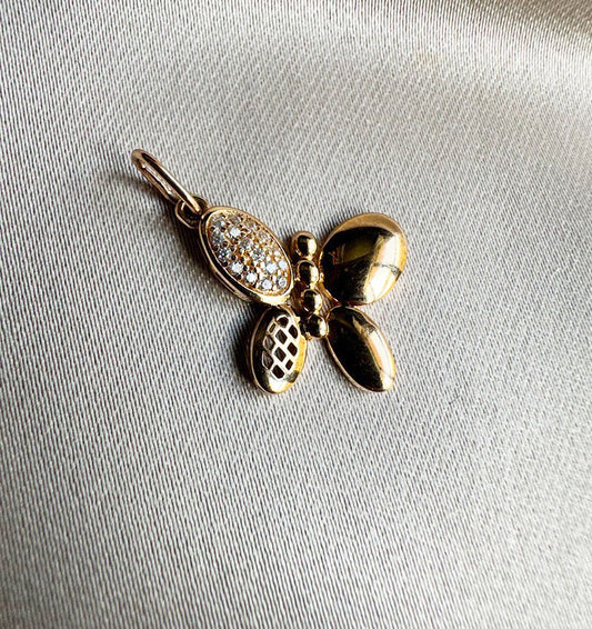 Rose gold pendant with zircon