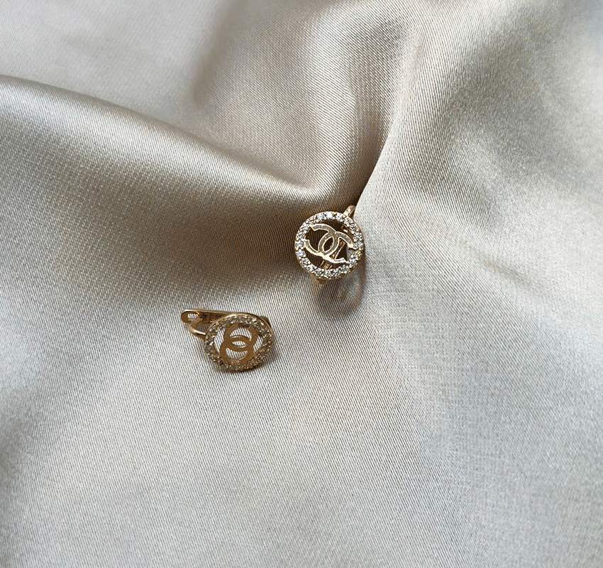 Rose gold earrings with zircon