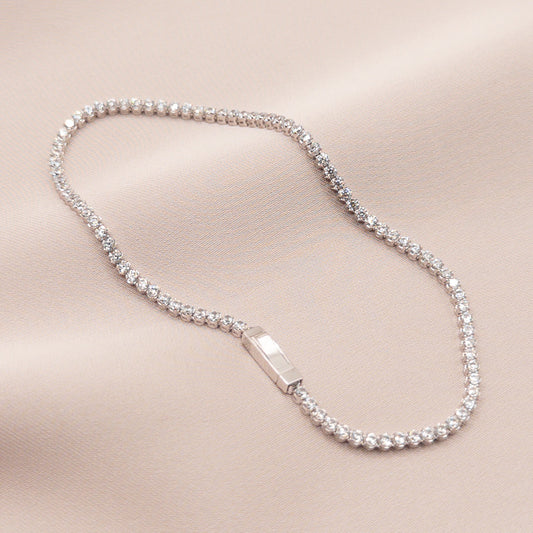 White gold bracelet with zircon