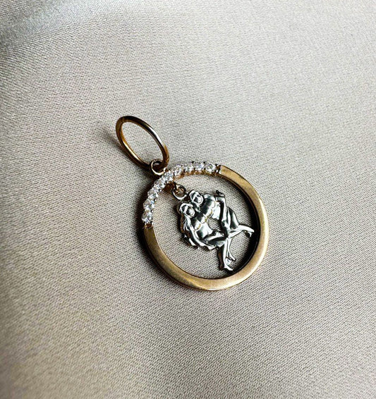 Rose gold pendant with zircon