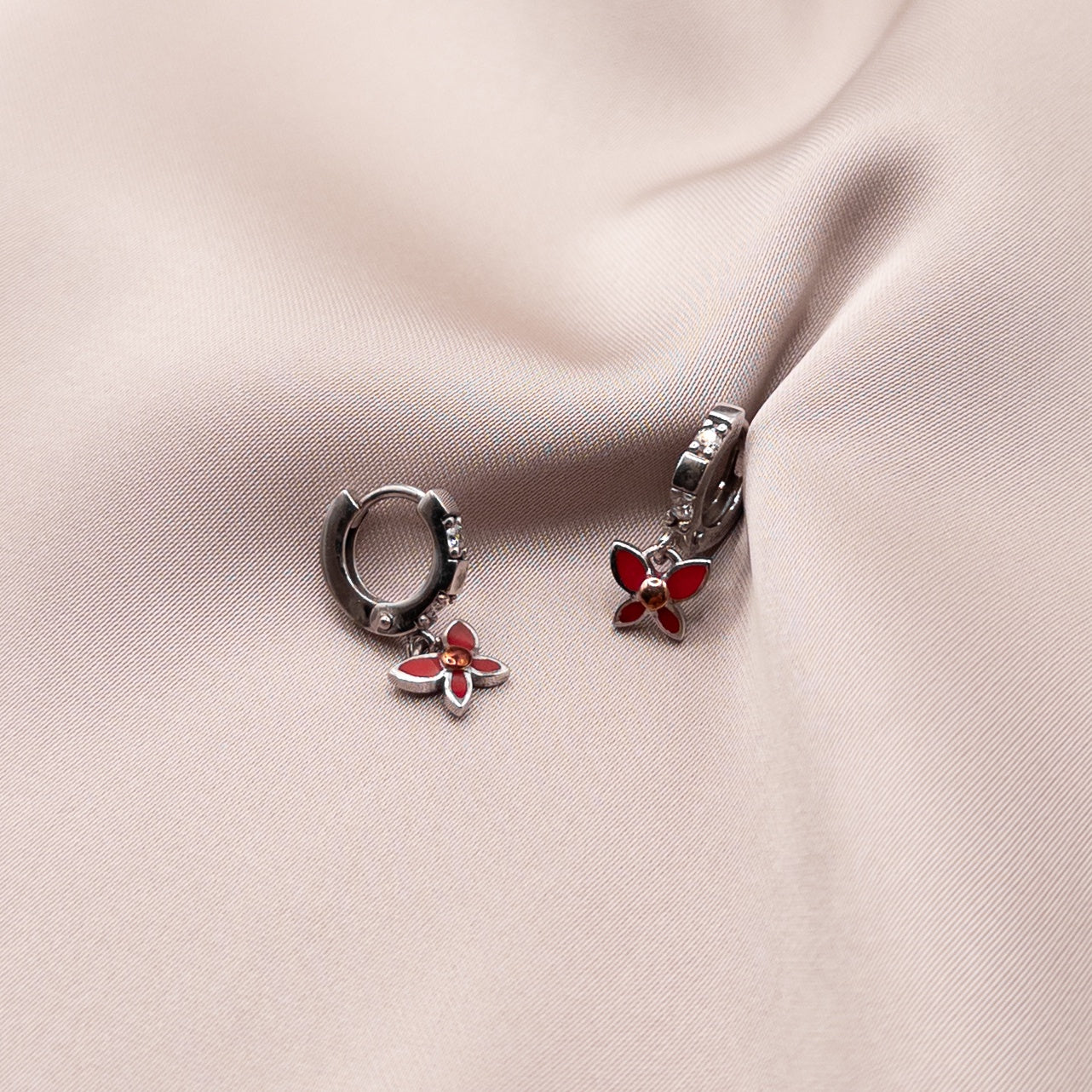 Серьги из серебра с цирконом и эмалью