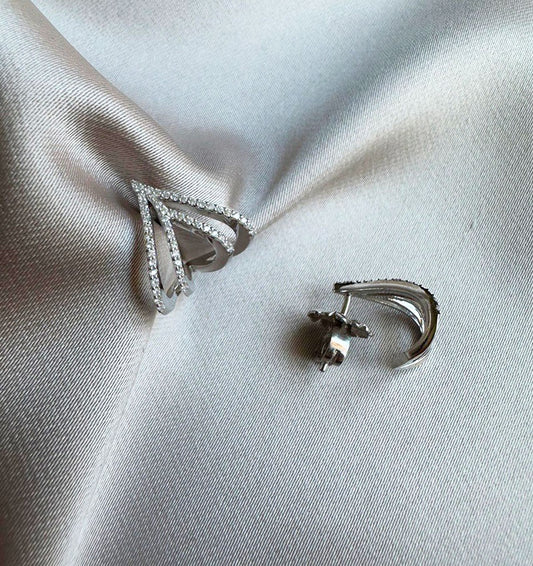 White gold earrings with a 0.24ct diamond