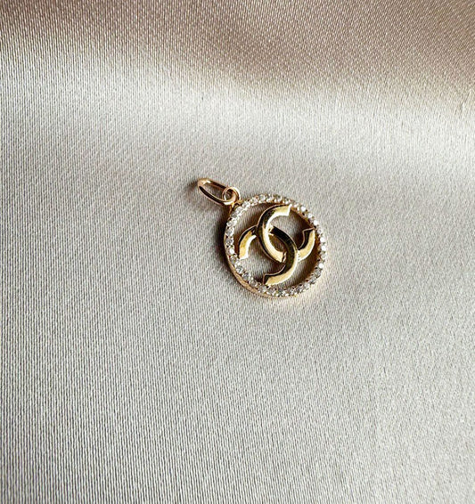 Rose gold pendant with zircon