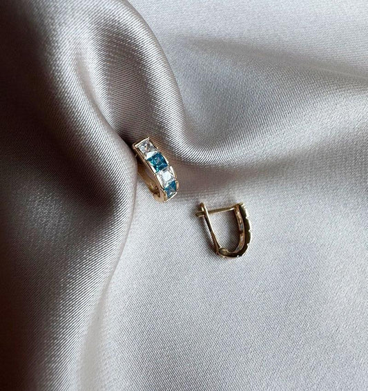 Rose gold earrings with zircon