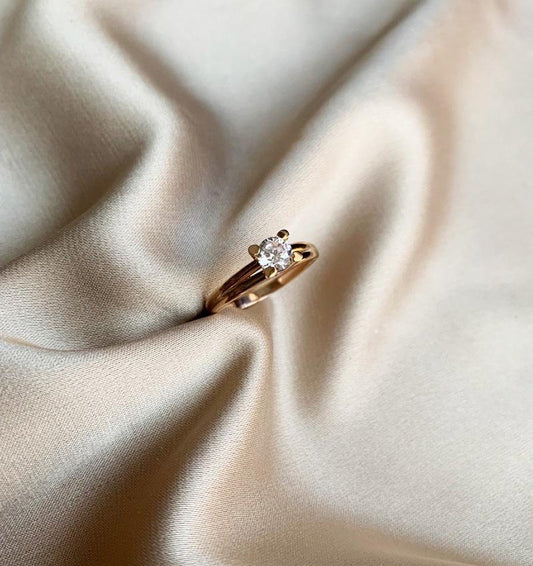 Помолвочное кольцо из розового золота