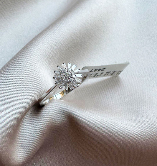 Inel din aur alb cu diamant de 0,18 ct