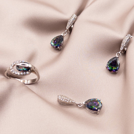 Silver set with cubic zirconia