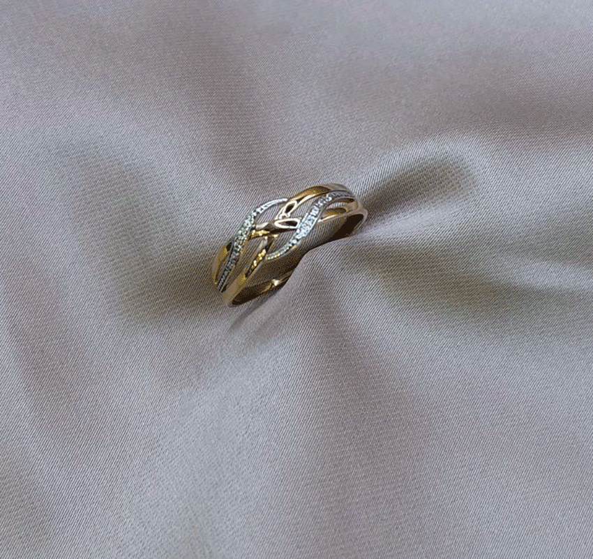 Rose gold ring with zircon