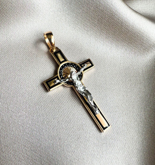 Крестик из розового золота с цирконом