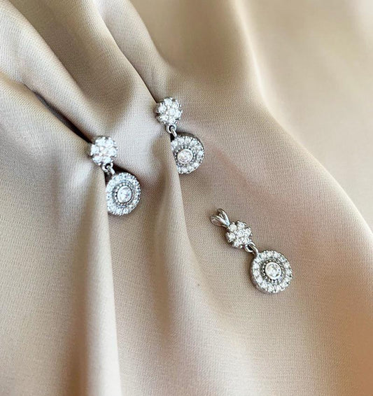 Argint încrustat cu zirconiu