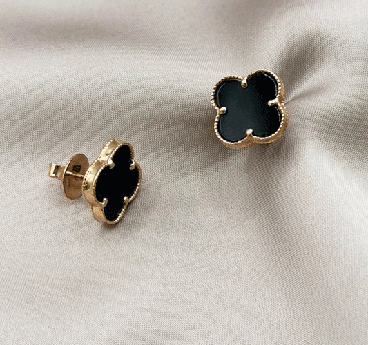 Rose gold earrings with onyx