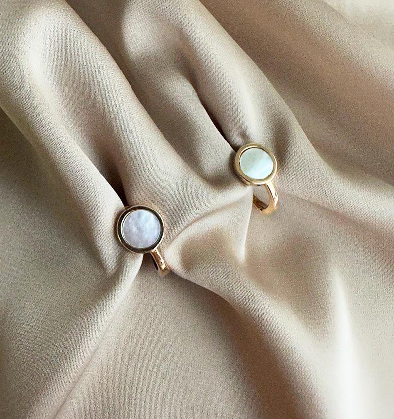 Rose gold earrings with opal