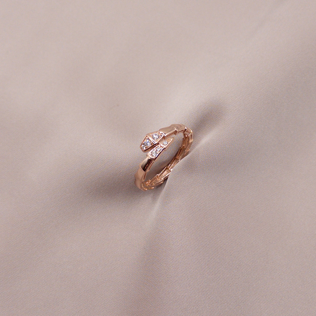 Inel din aur roz cu zircon