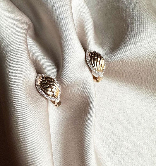 Rose gold earrings with zircon