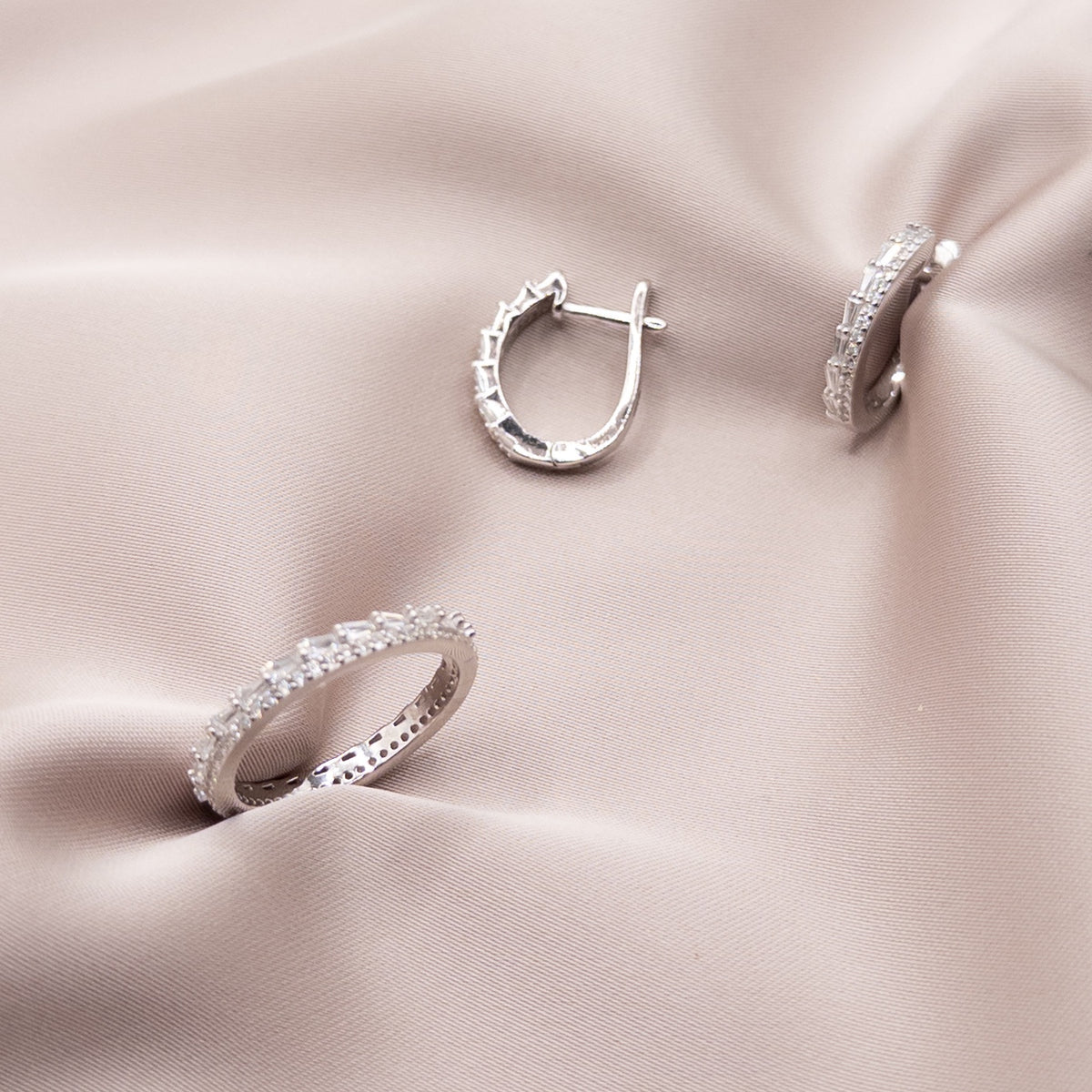 Silver set with zircon