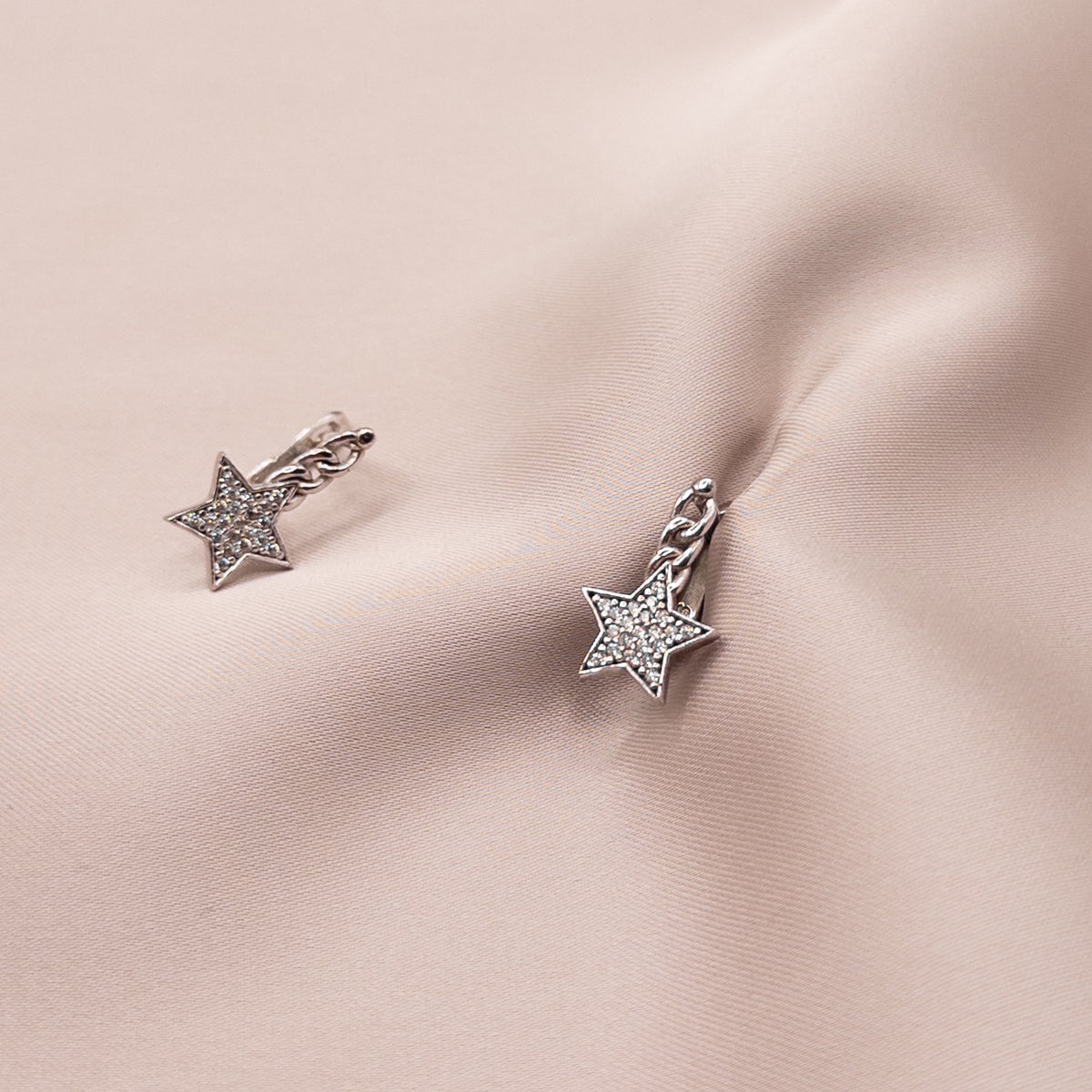 Серьги из серебра с цирконом