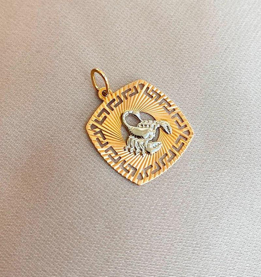 Pandantiv din aur roz