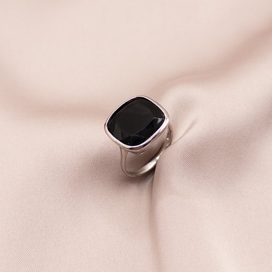 Sterling silver ring with onyx