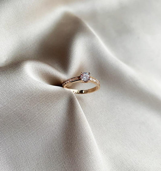 Помолвочное кольцо из розового золота