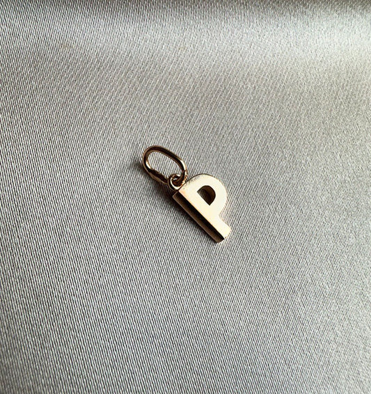Pendentiv cu inițială din aur roz