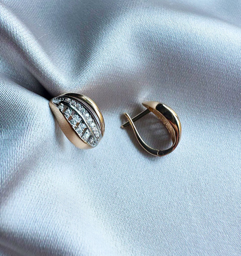 Rose gold earrings with zircon