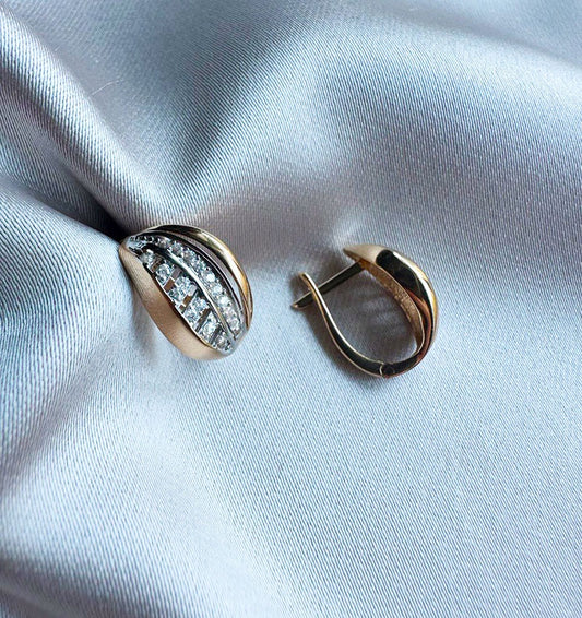 Rose gold earrings with zircon