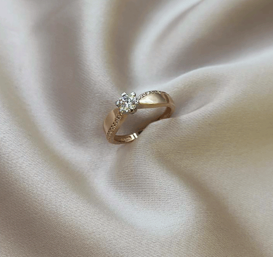 Помолвочное кольцо из розового золота