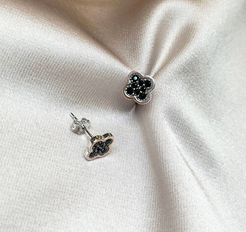 Silver earrings with zircon