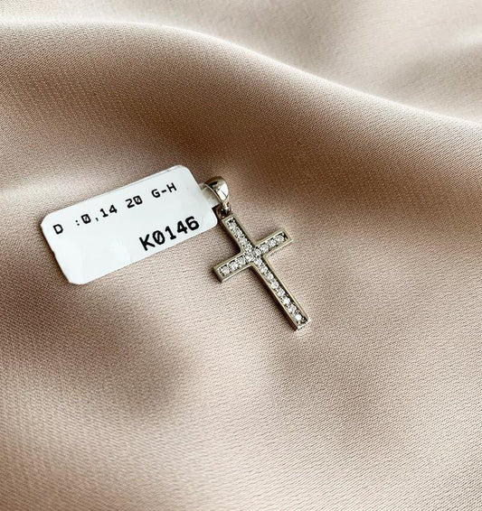 Крестик из белого золота с бриллиантом 0.14ct