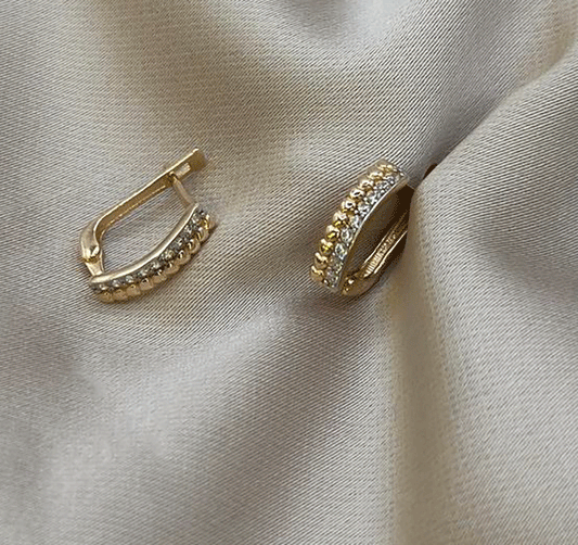 Rose gold earrings with zircon