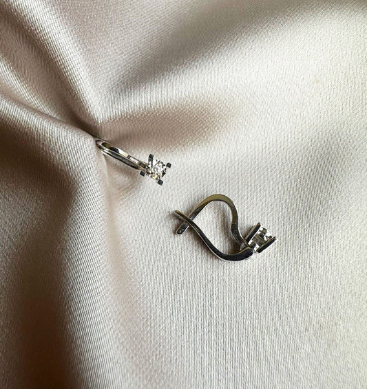 Серьги из белого золота с бриллиантом 0.02ct