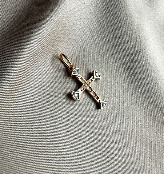 Cruce din aur roz cu zirconiu