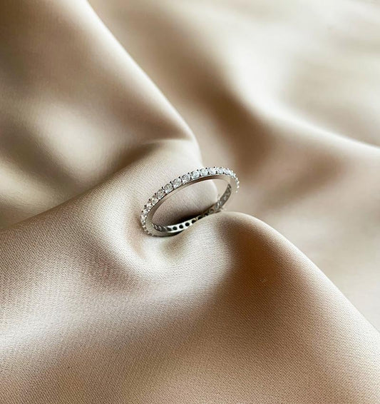 White gold ring with zircon