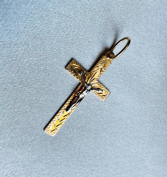 Крестик из розового золота