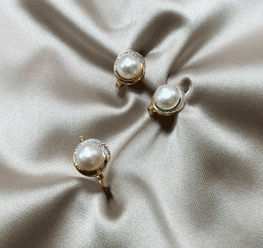 Rose gold set with pearls