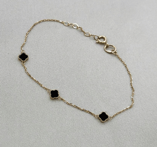 Rose gold bracelet with onyx