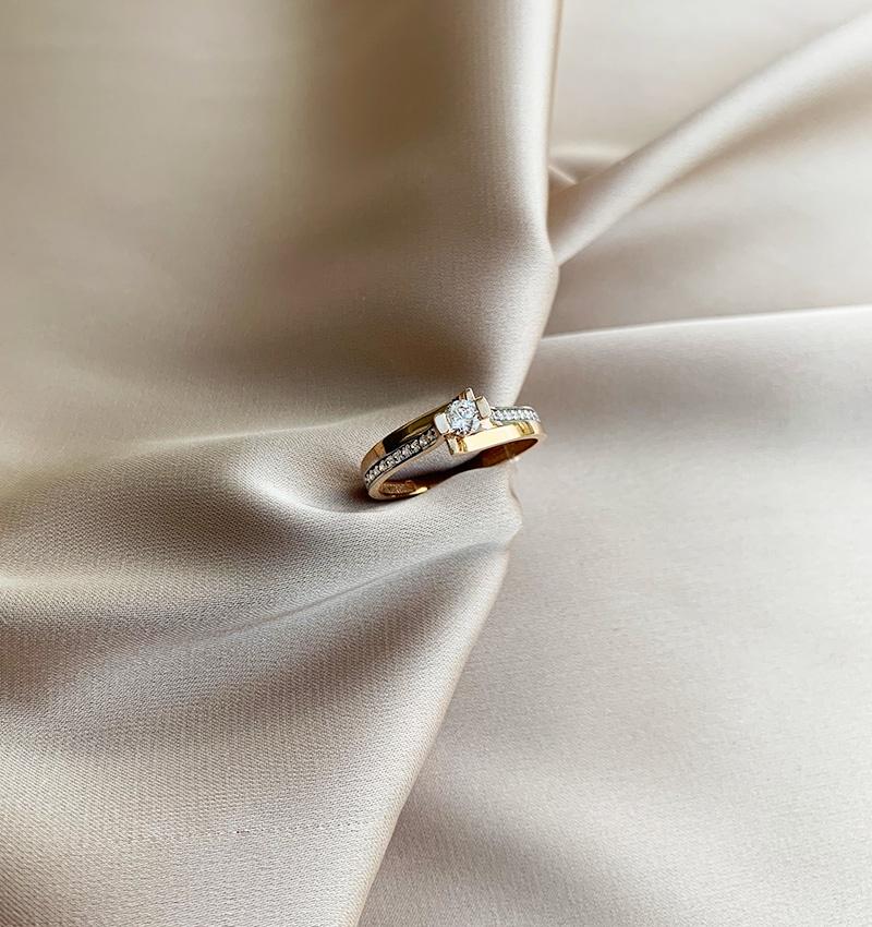 Помолвочное кольцо из розового золота