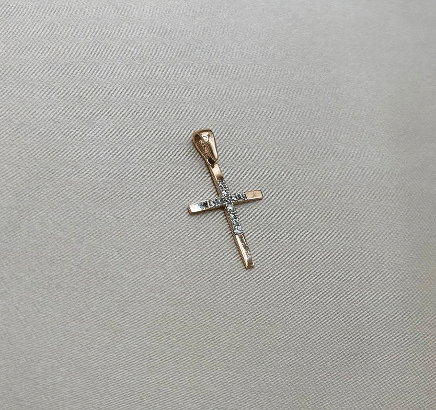 Cruce din aur roz
