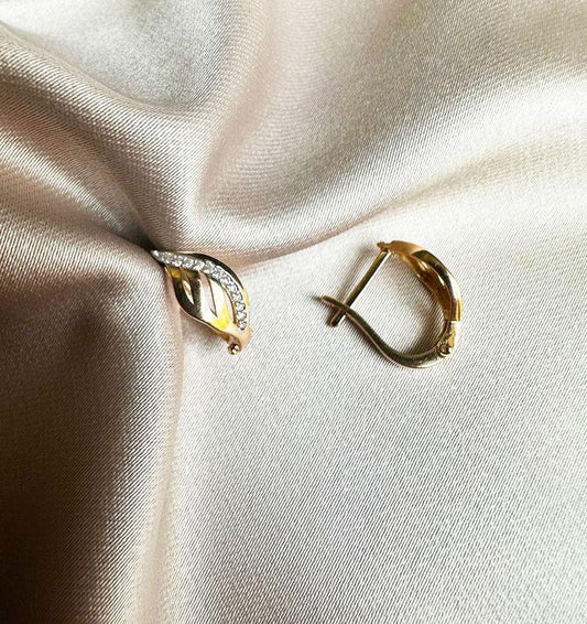 Rose gold earrings with zircon