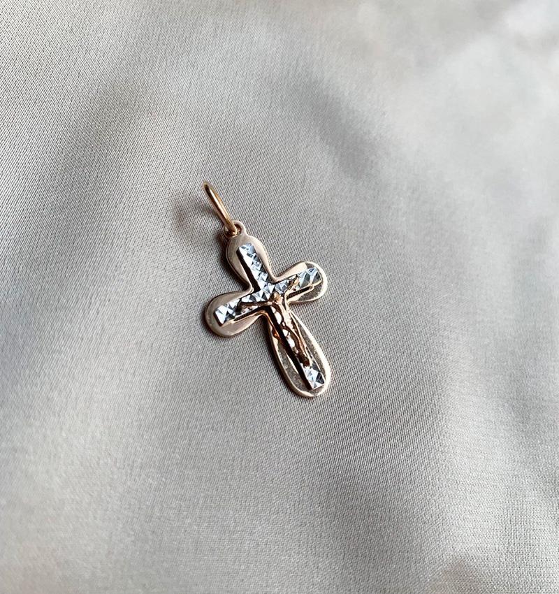 Крестик из розового золота