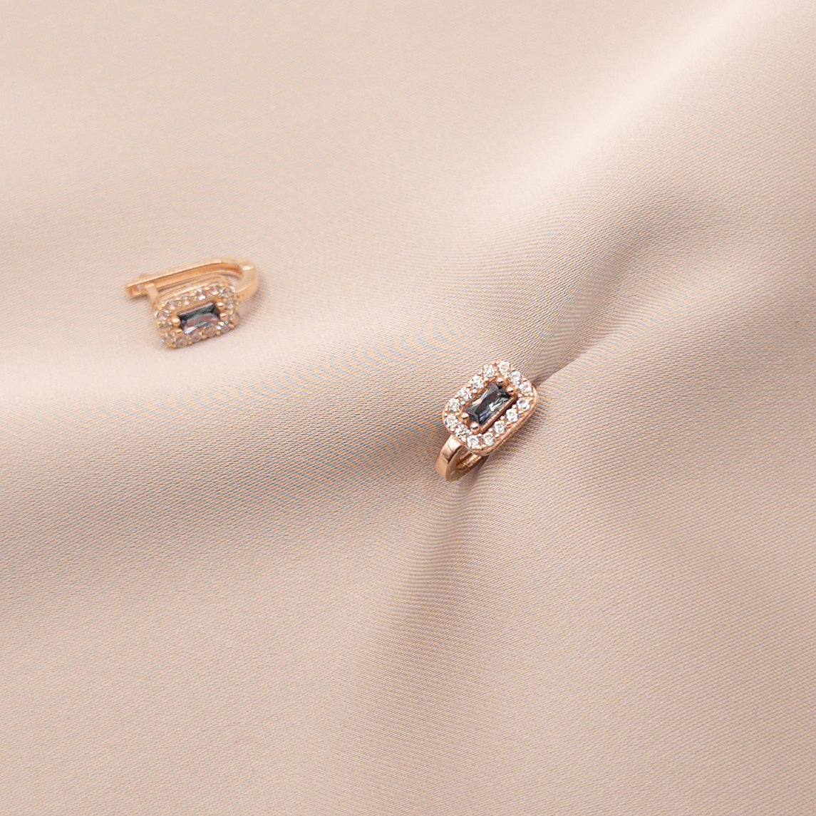 Rose gold earrings with cubic zirconia