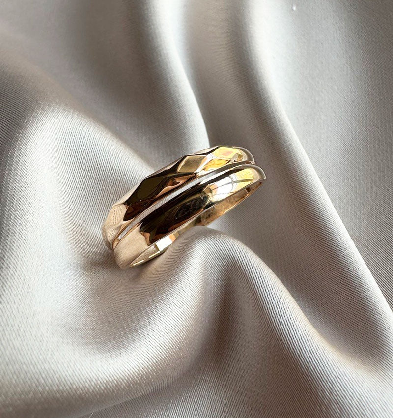 Rose gold ring