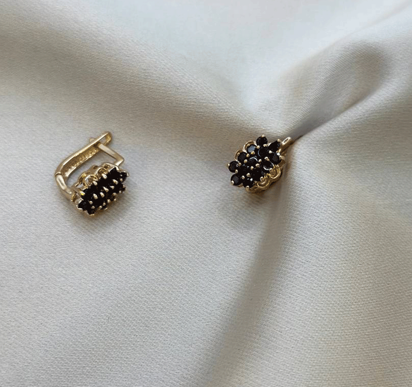 Rose gold earrings with zircon