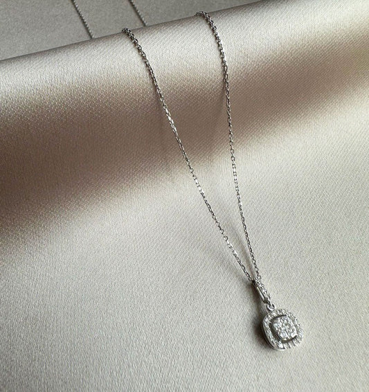 Colier din aur alb cu un diamant de 0,14 ct